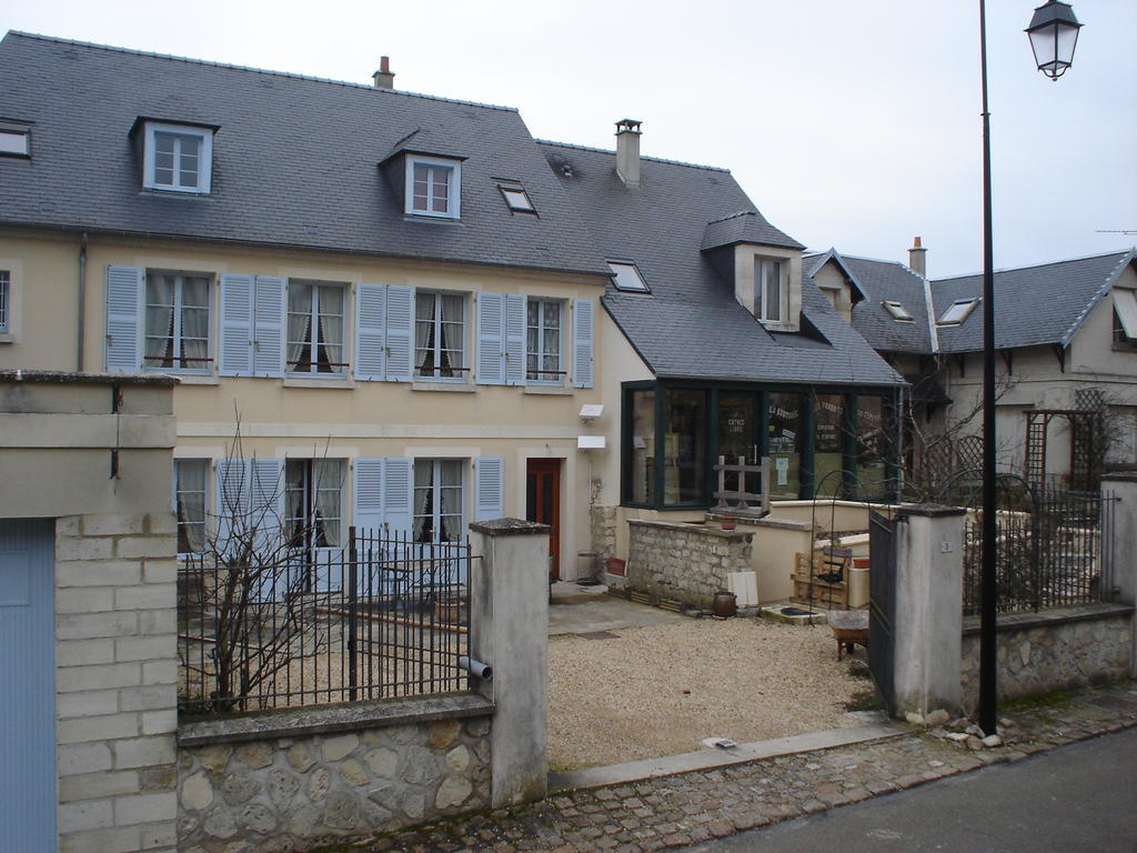 Chambres D'Hotes Sur La Courtine De Coucy Экстерьер фото